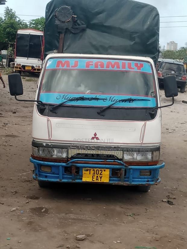 Mitsubishi Canter 2015 White