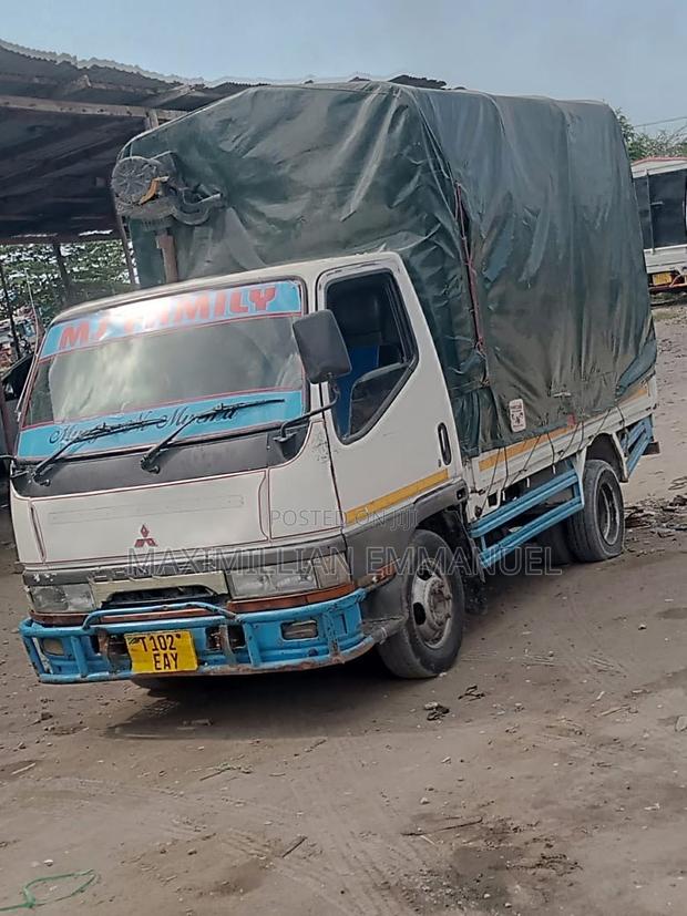 Mitsubishi Canter 2015 White