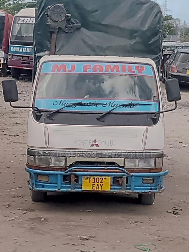 Mitsubishi Canter 2015 White