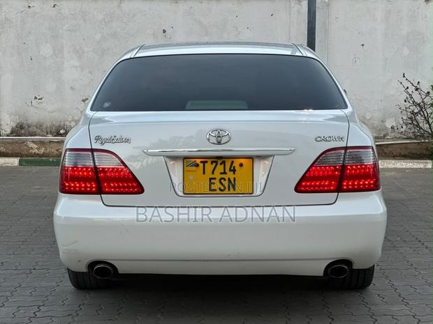 Toyota Crown 2009 Pearl