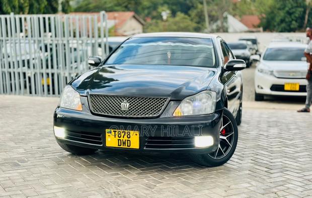 Toyota Crown 2004 Black