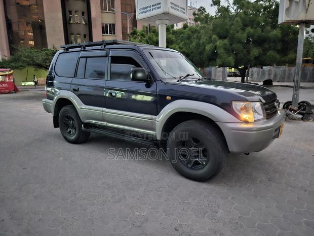 Toyota Land Cruiser Prado 2003 Blue