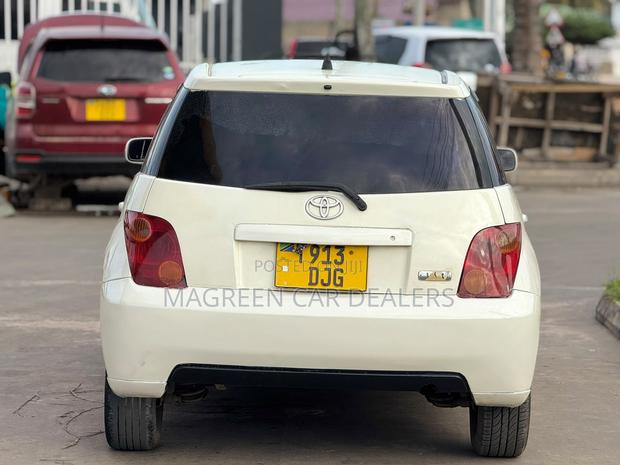Toyota IST 2005 White
