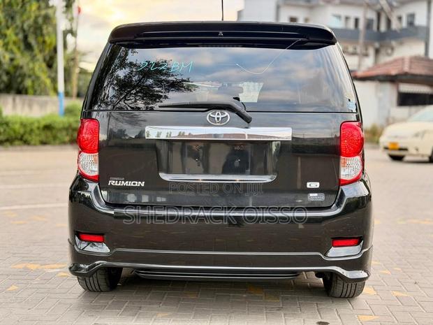Toyota Corolla Rumion 2008 Black
