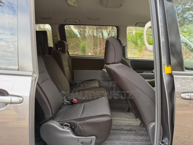 Toyota Noah 2008 Gray