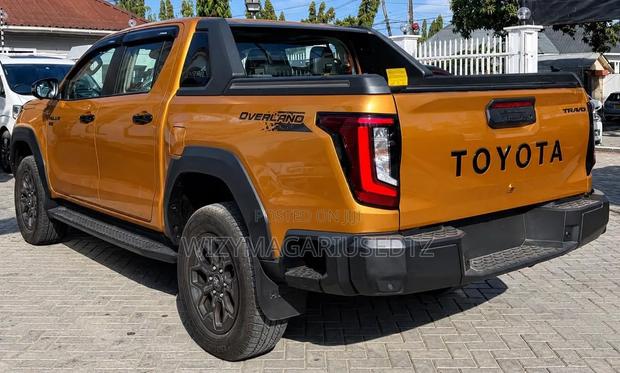 New Toyota Hilux 2026 Orange
