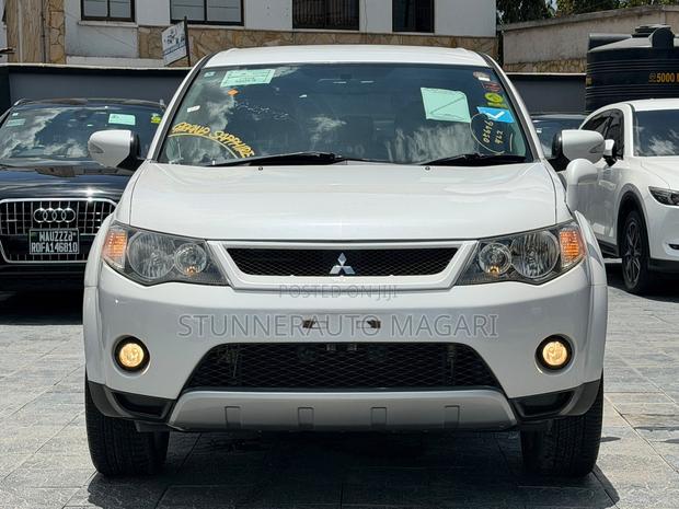 Mitsubishi Outlander 2008 White