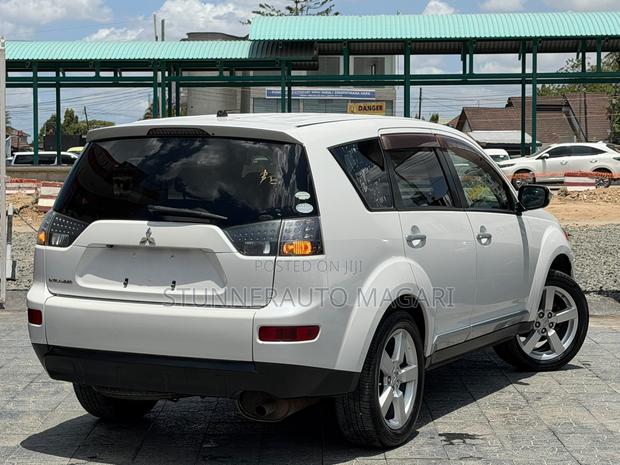 Mitsubishi Outlander 2008 White