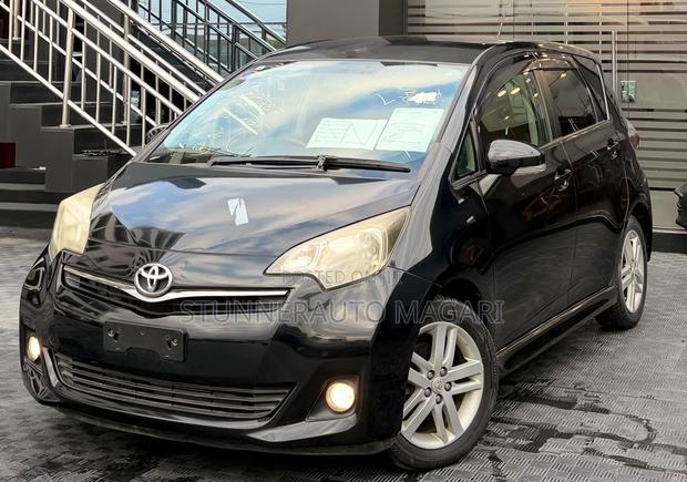 Toyota Ractis 2011 Black