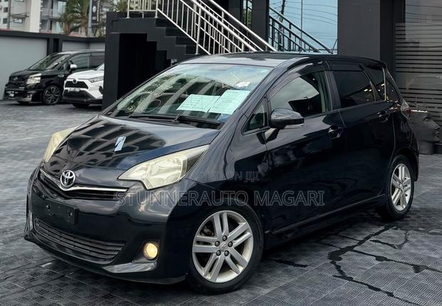 Toyota Ractis 2011 Black