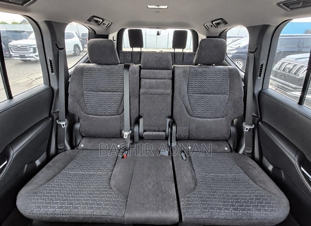 Toyota Land Cruiser LC300 2024 Pearl