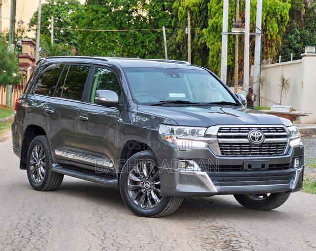 Toyota Land Cruiser 4.5 V8 TD 2018 Gray