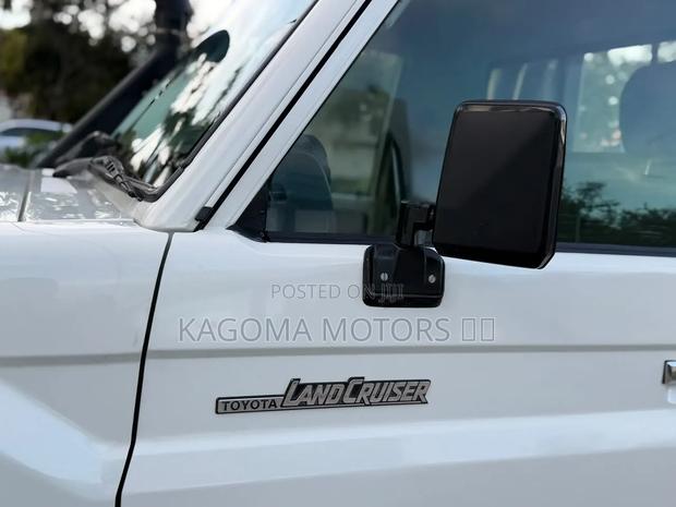 Toyota Land Cruiser 2012 White