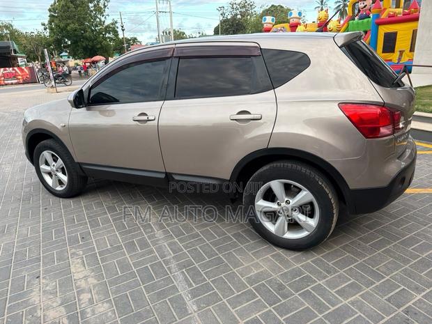 Nissan Dualis 2010 Silver