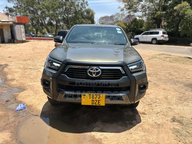 Toyota Hilux Revo Double Cab Deisel 2.4 AWD 2021 Gray