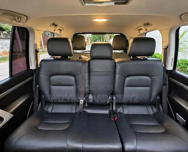 Toyota Land Cruiser 4.5 V8 VXR 2018 Gray