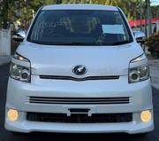 Toyota Voxy 2009 White for sale