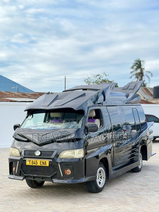 Toyota Lite-Ace 2000 Black