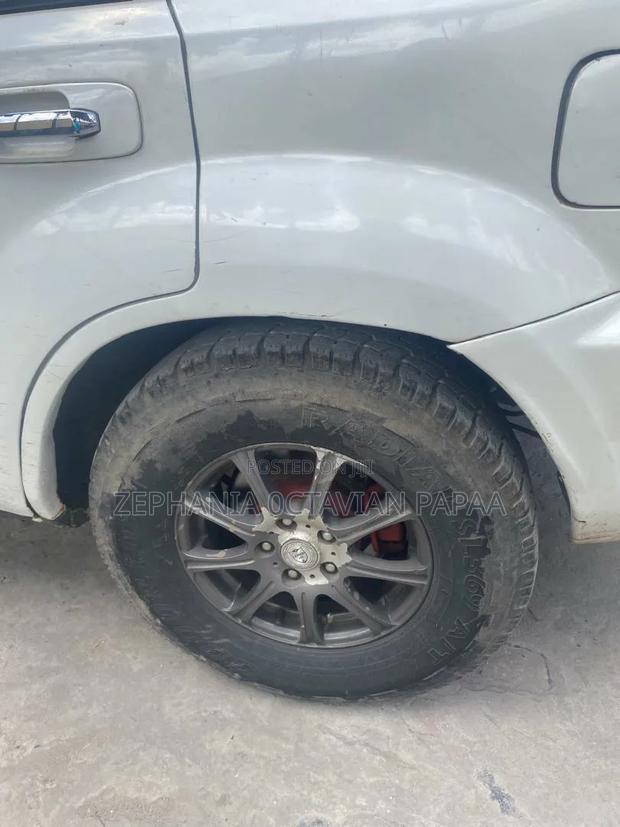 Toyota Vellfire 2010 White