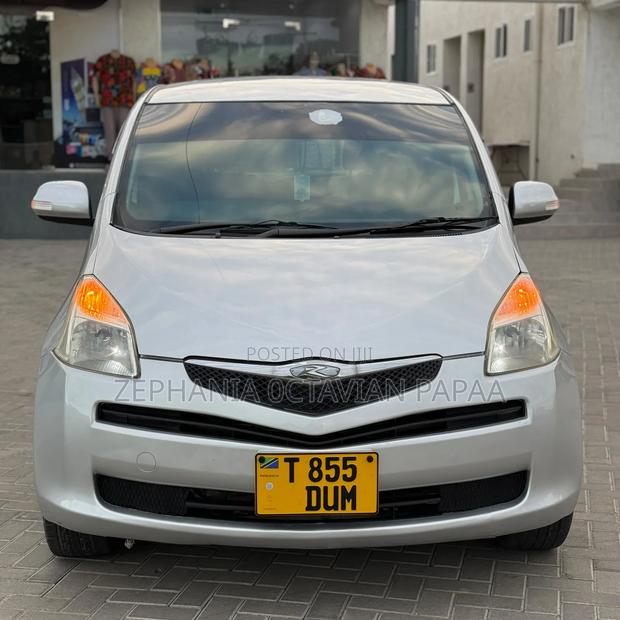 Toyota Ractis 2007 Silver