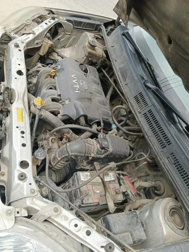 Toyota Raum 2004 Silver