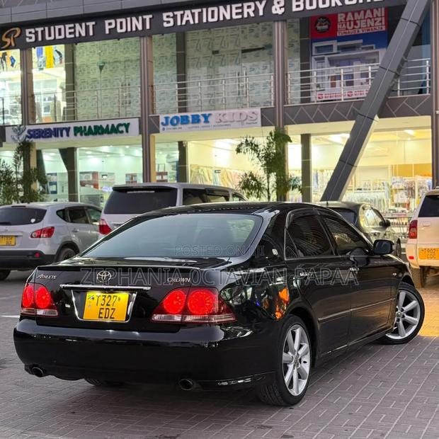 Toyota Crown 2006 Black