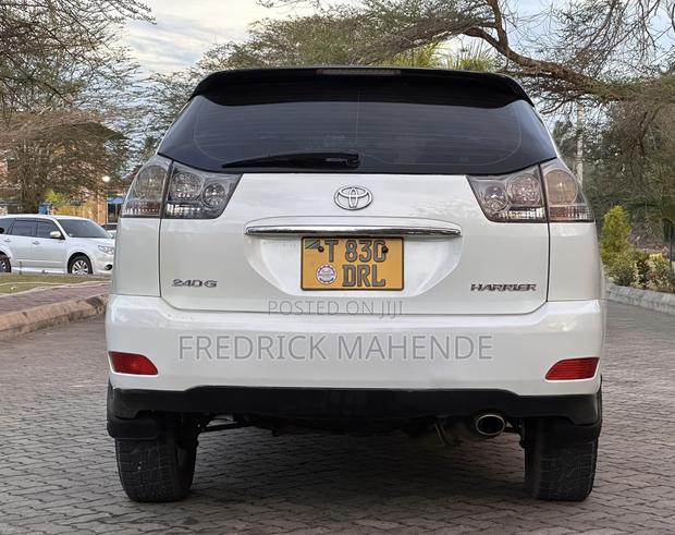 Toyota Harrier 2006 White
