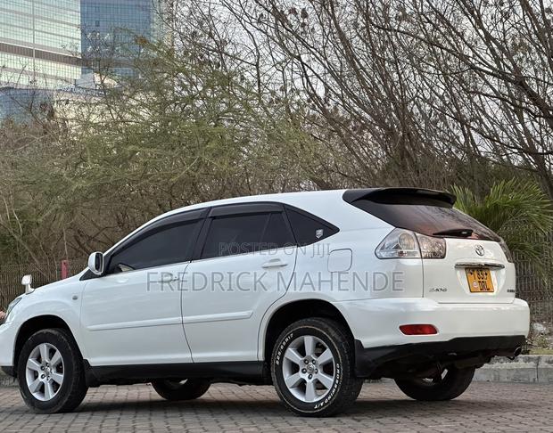 Toyota Harrier 2006 White
