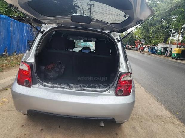 Toyota IST 2003