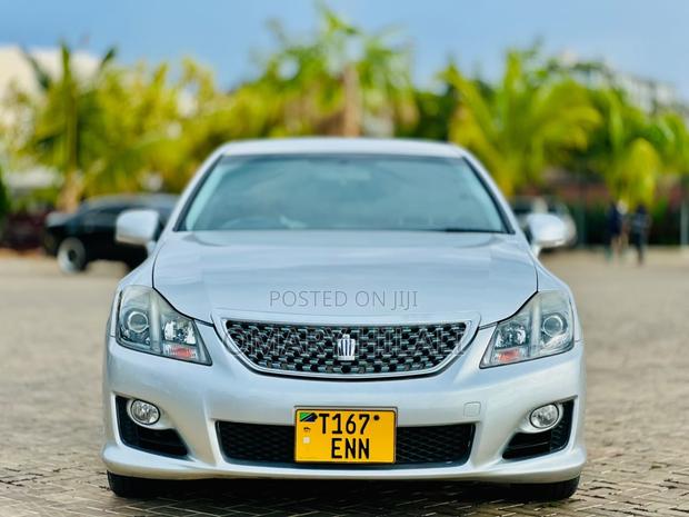 Toyota Crown 2009 Silver