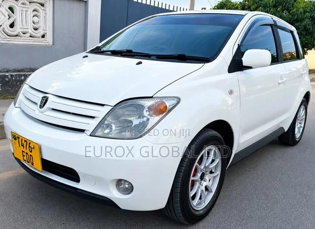 Toyota IST 2007 White