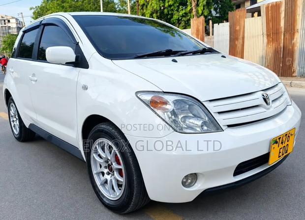 Toyota IST 2007 White