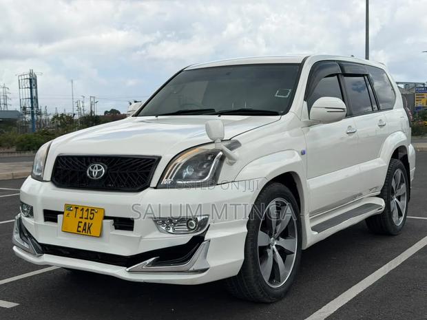 Toyota Land Cruiser Prado 2006 White