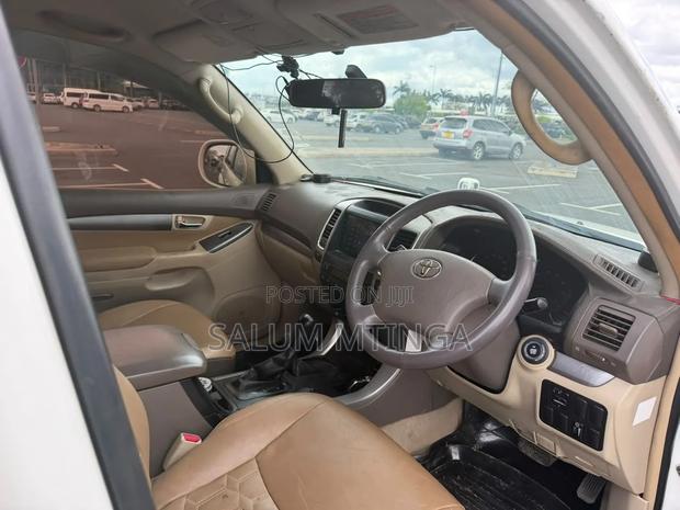 Toyota Land Cruiser Prado 2006 White