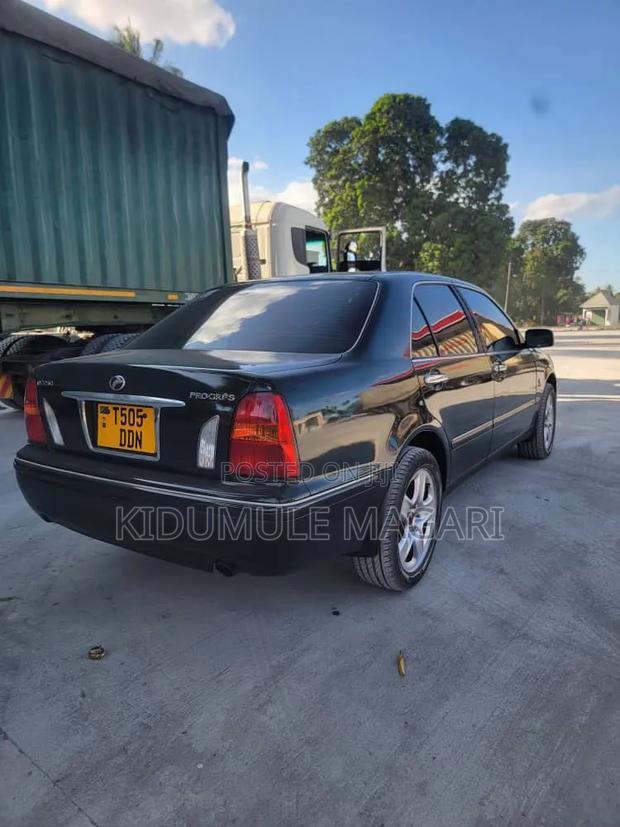 Toyota Progress 2004 Black