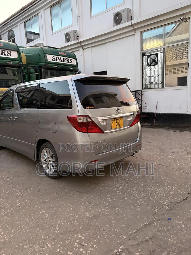 Toyota Alphard 2010 Gray