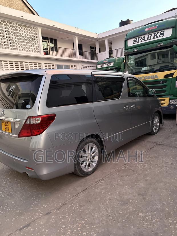 Toyota Alphard 2010 Gray