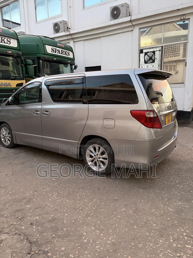 Toyota Alphard 2010 Gray