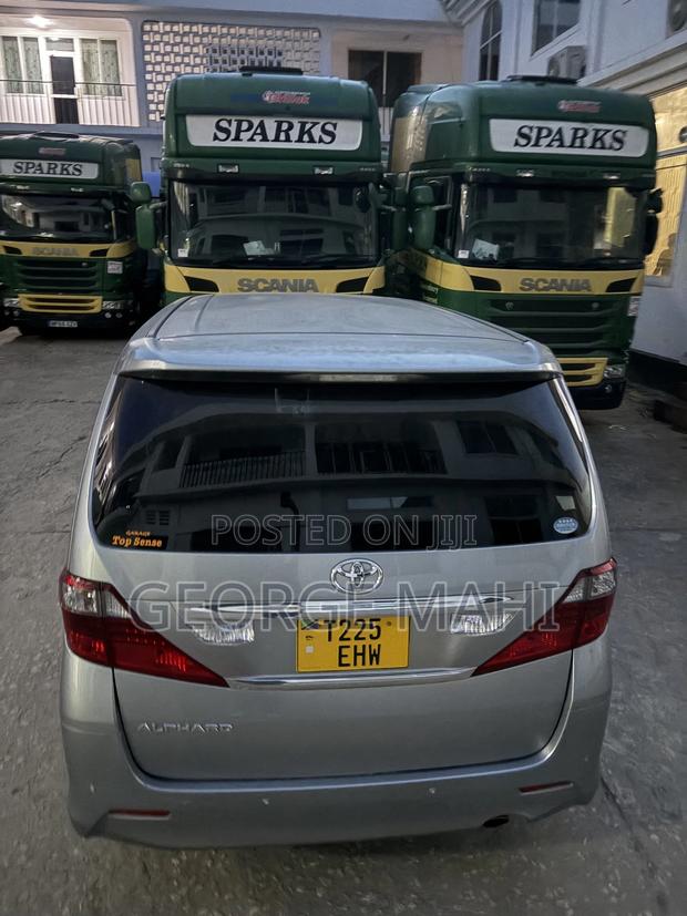 Toyota Alphard 2010 Gray