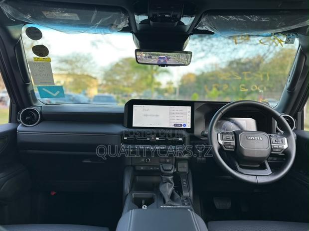 Toyota Land Cruiser Prado 2025 White
