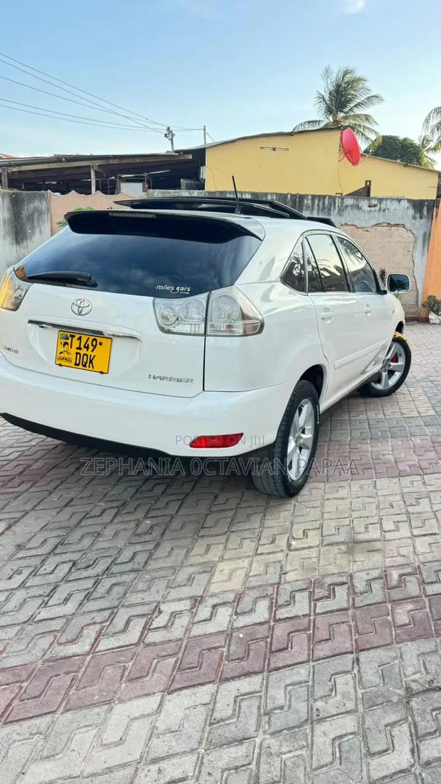 Toyota Harrier 2006 White