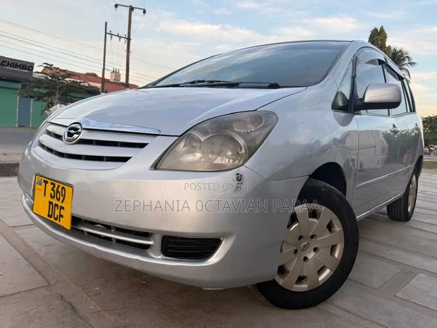 Toyota Corolla Spacio 2003 Silver