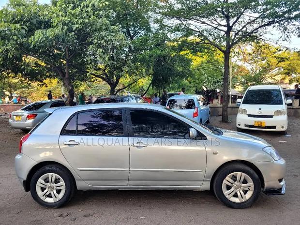 Toyota Corolla RunX 2004