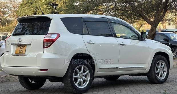Toyota Vanguard 2009 Pearl