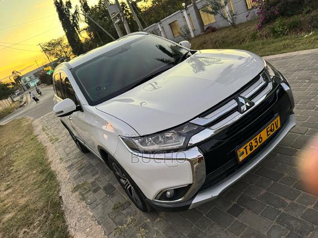 Mitsubishi Outlander 2016 White