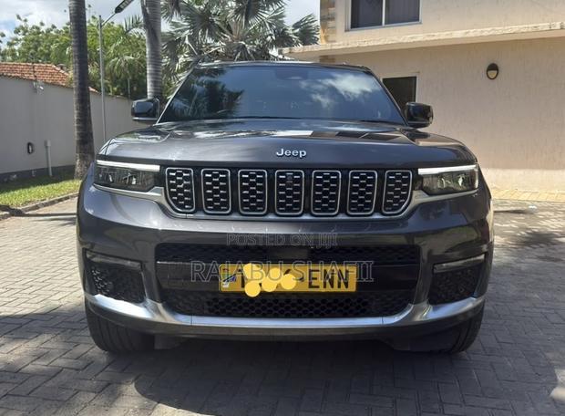 Jeep Grand Cherokee 2024 Gray