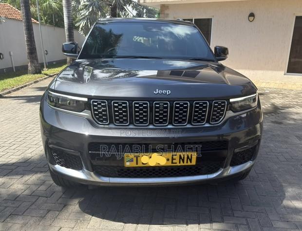 Jeep Grand Cherokee 2024 Gray