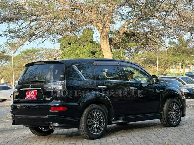 Mitsubishi Outlander 2011 Black