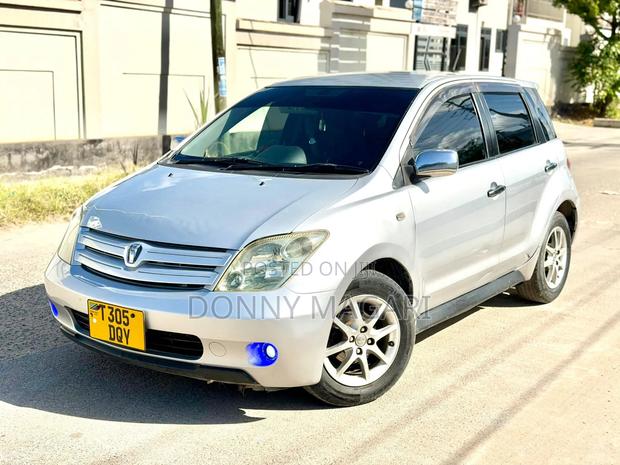Toyota IST 2004 Silver