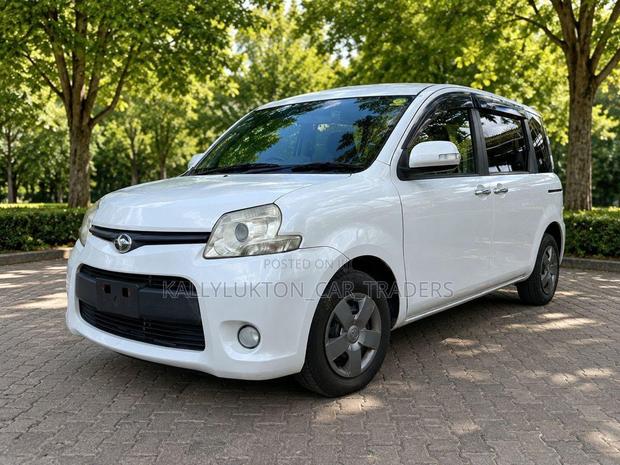 Toyota Sienta 2013 White